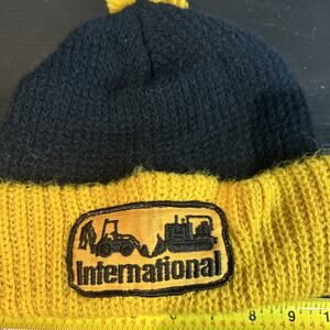 Vintage International Winter Hat Stretch Fit Beanie Pom Style